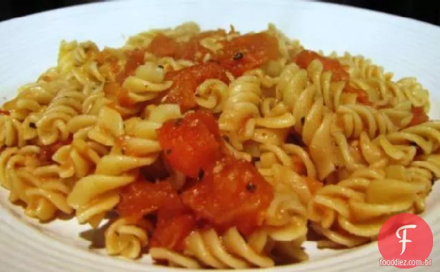 Macarrão Com Molho De Tomate Fresco