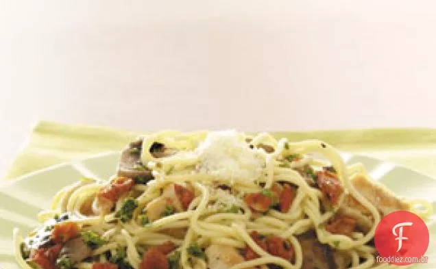 Fácil Cremoso Parmesão Rigatoni (Rigatoni Alla Panna)