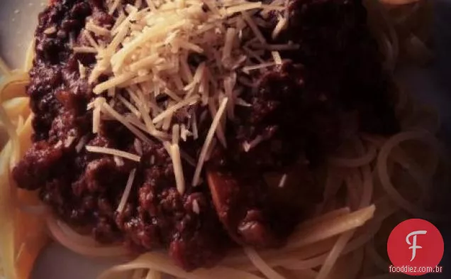 O delicioso molho de massa carnuda da Kittencal