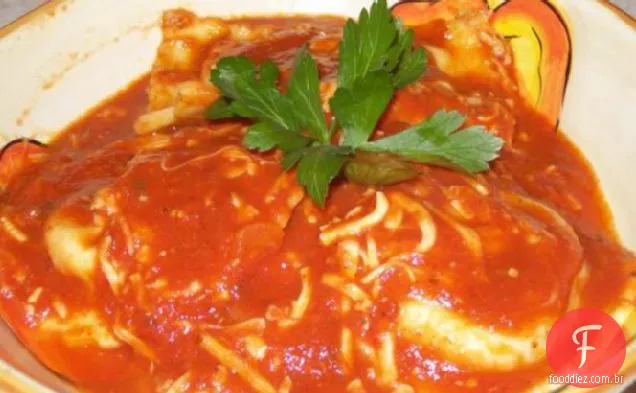 Caçarola De Ravioli Do Fogão Lento