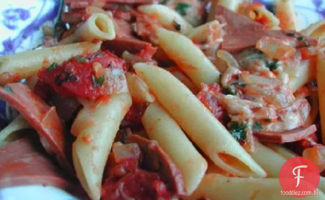 Bacon canadense e mussarela Penne
