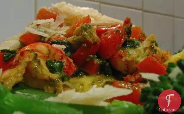 Macarrão com lagostins e ervas frescas
