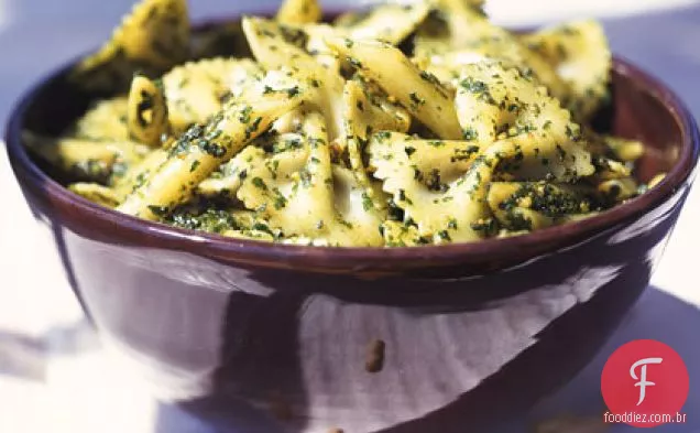 Macarrão com Pesto de três ervas