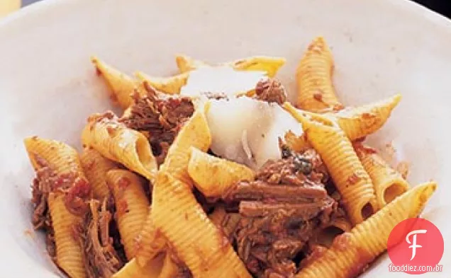 Ragu de carne com macarrão