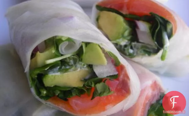 Rolos De Verão De Salmão Defumado