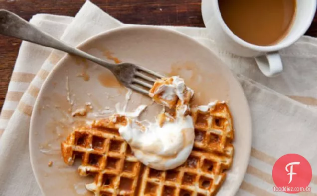 Waffles Com Receita De Molho De Caramelo Salgado