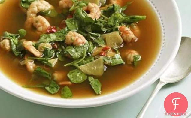 Caldo De Agrião E Camarão Quente E Azedo