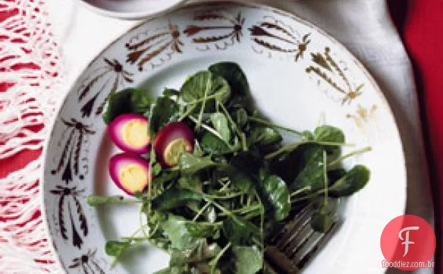 Salada de agrião com ovos de codorna em conserva