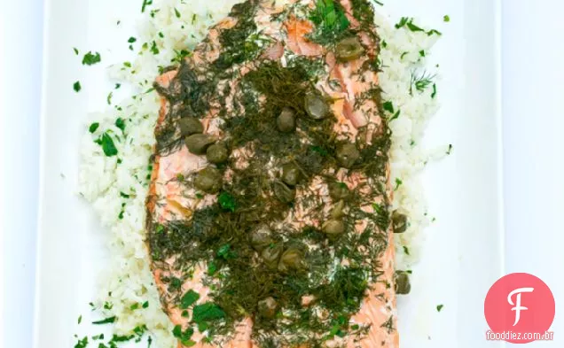 Salmão Escalfado Com Endro E Alcaparras