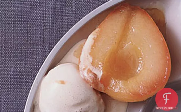 Peras caramelizadas com sorvete Dulce De Leche