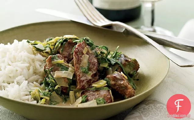 Guisado de vitela com verduras da Primavera