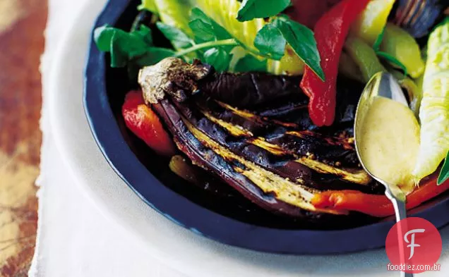 Salada de legumes grelhados com Mojo cubano
