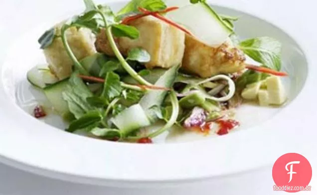 Tofu Frito Crocante Com Salsa De Abacate E Salada De Agrião