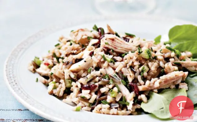 Salada de peru e arroz selvagem