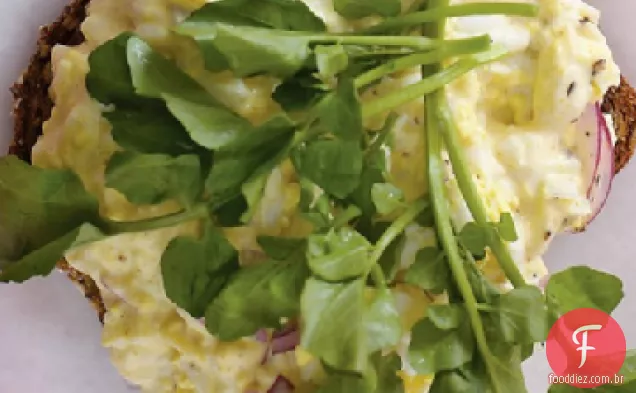 Salada de ovo com maionese de Chutney