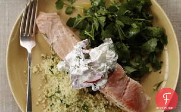 Salmão Escalfado E Cuscuz De Salsa