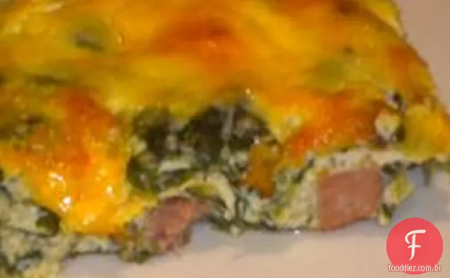 Caçarola de omelete de presunto e queijo
