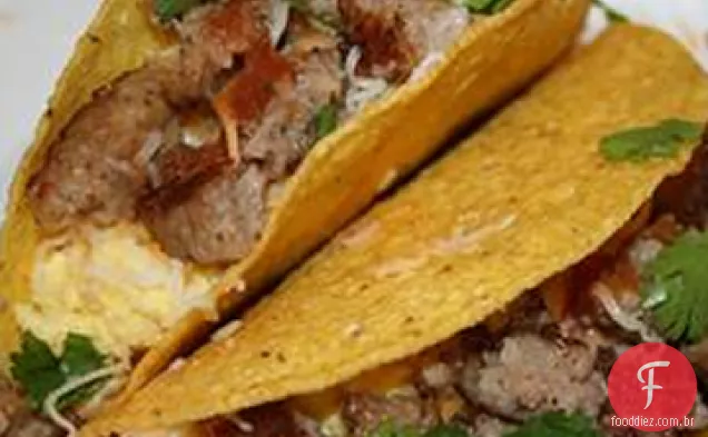 Salsicha e ovo Tostadas