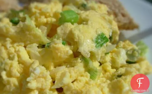 Ovos Mexidos De Queijo Com Cebolinha