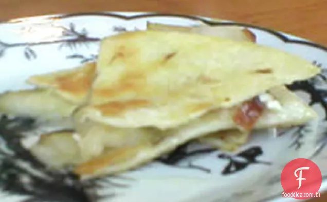 Pera e Brie Quesadillas