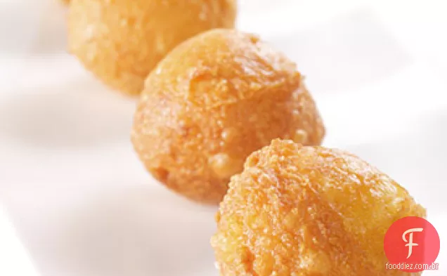 Gruyere-e-Parmesão Beignets