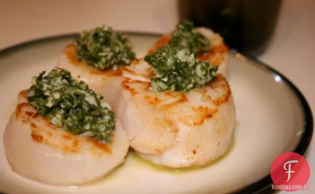 Vieiras Grelhadas Com Pesto De Hortelã Fresca