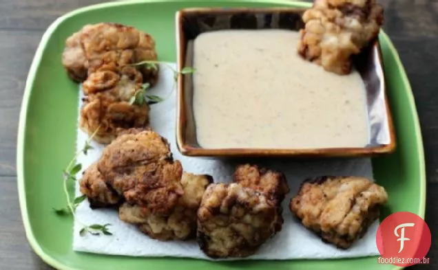Nuggets de bife frito com frango com Cerveja e molho de Bourbon