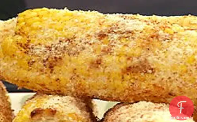 Milho assado parmesão na espiga