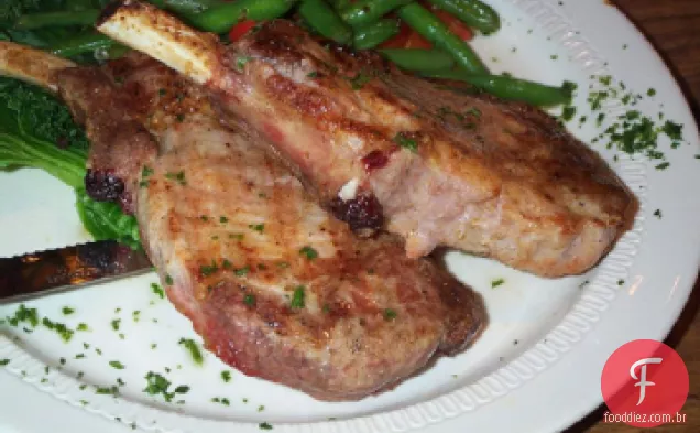 Costeletas De Porco Grelhadas Com Especiarias