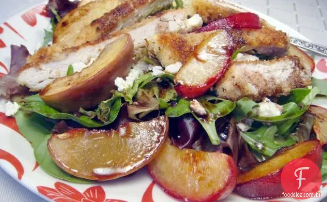 Salada De Frango Com Crosta Panko Com Molho Balsâmico De Romã