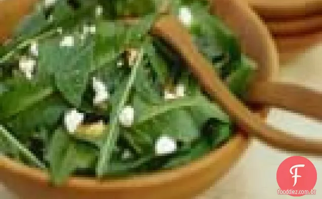 Verdes De Dente-De-Leão Com Nozes E Queijo De Cabra