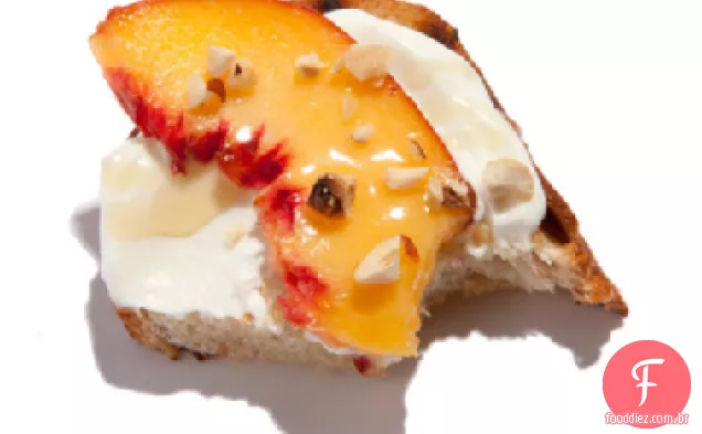 Pêssego e avelã Mascarpone Bruschetta