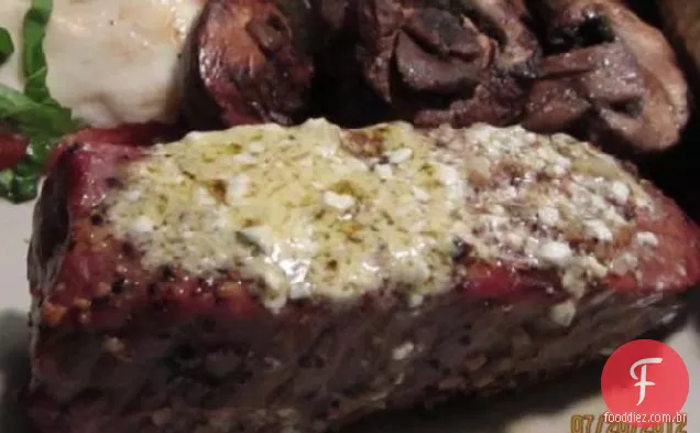 Bife Grelhado Salgado Com Queijo Bleu Manteiga De Alho