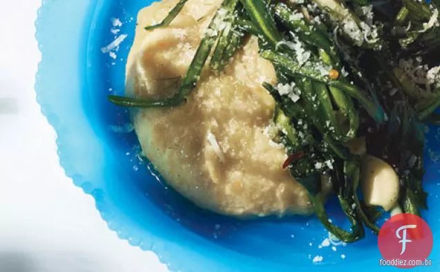 Fava Seca E Purê De Batata Com Folhas De Dente-De-Leão