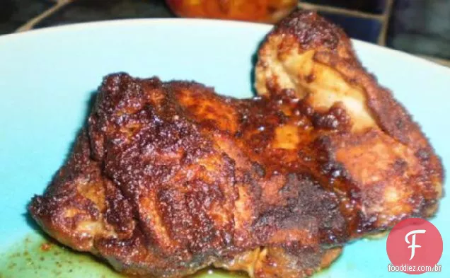 Coxas de frango esfumaçadas e picantes muito fáceis de Kona K