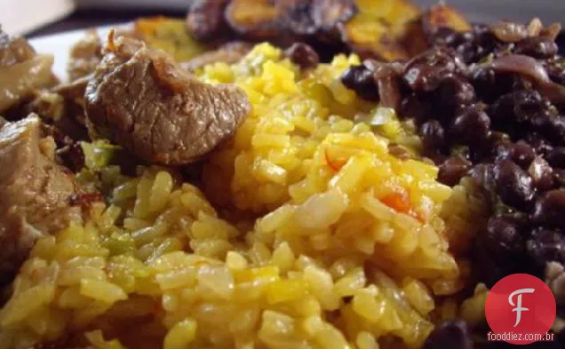 ADOBO tradicional (carne de porco em vinagre e molho de soja)