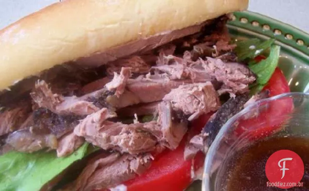 Sanduíches Fáceis Da Carne Assada Do Fogão Lento