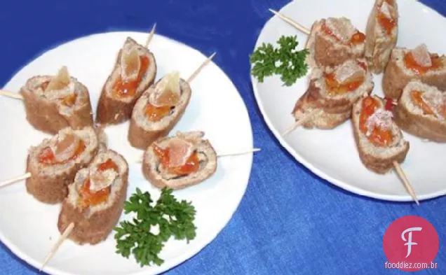 Comida De Dedo Oriental, Omelete Rolada Da Galinha & Do Cogumelo