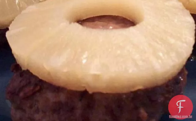 Hambúrgueres de parmesão para churrasco com abacaxi