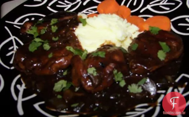 Lomo Saltado com cogumelos e cebola