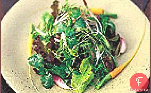 Salada de primavera com cenouras para bebês