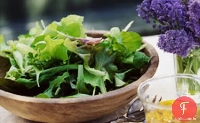 Salada Verde Misturada Com Vinagrete De Pimenta Amarela