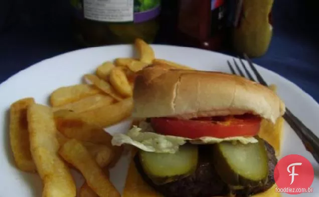 Hambúrguer Clássico
