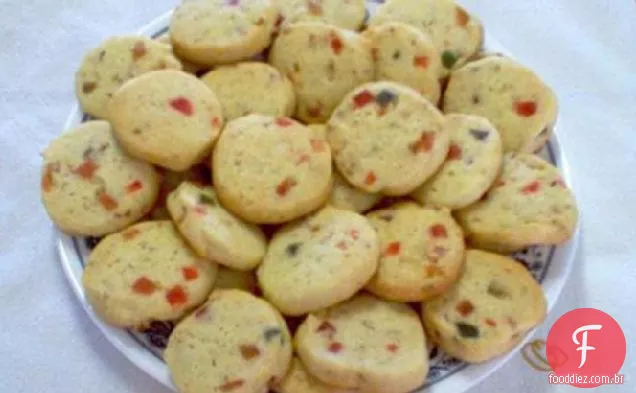 Biscoitos de geladeira de frutas e nozes