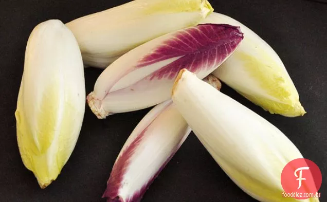 Salada Endive Com Um Vinagrete De Laranja