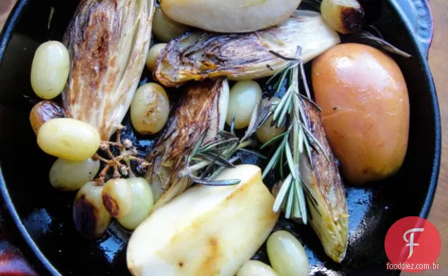 Cozinhe o livro: endívias, maçãs e uvas
