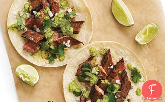 Suadero Tacos com salsa Serrano-coentro