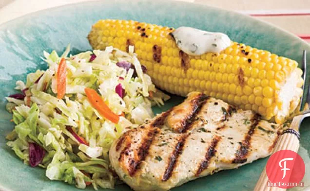 Frango grelhado com milho e Slaw