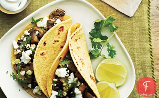 Cogumelos, milho e Tacos Poblano