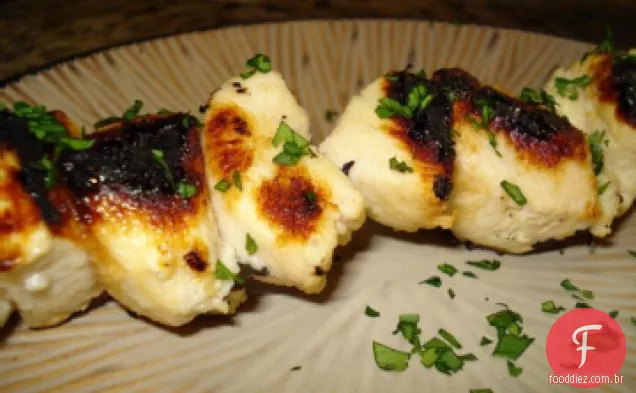 Morde Frango Margarita Grelhado Com Molho De Creme De Leite Salsa